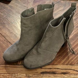NWOT Old Navy ankle boots
